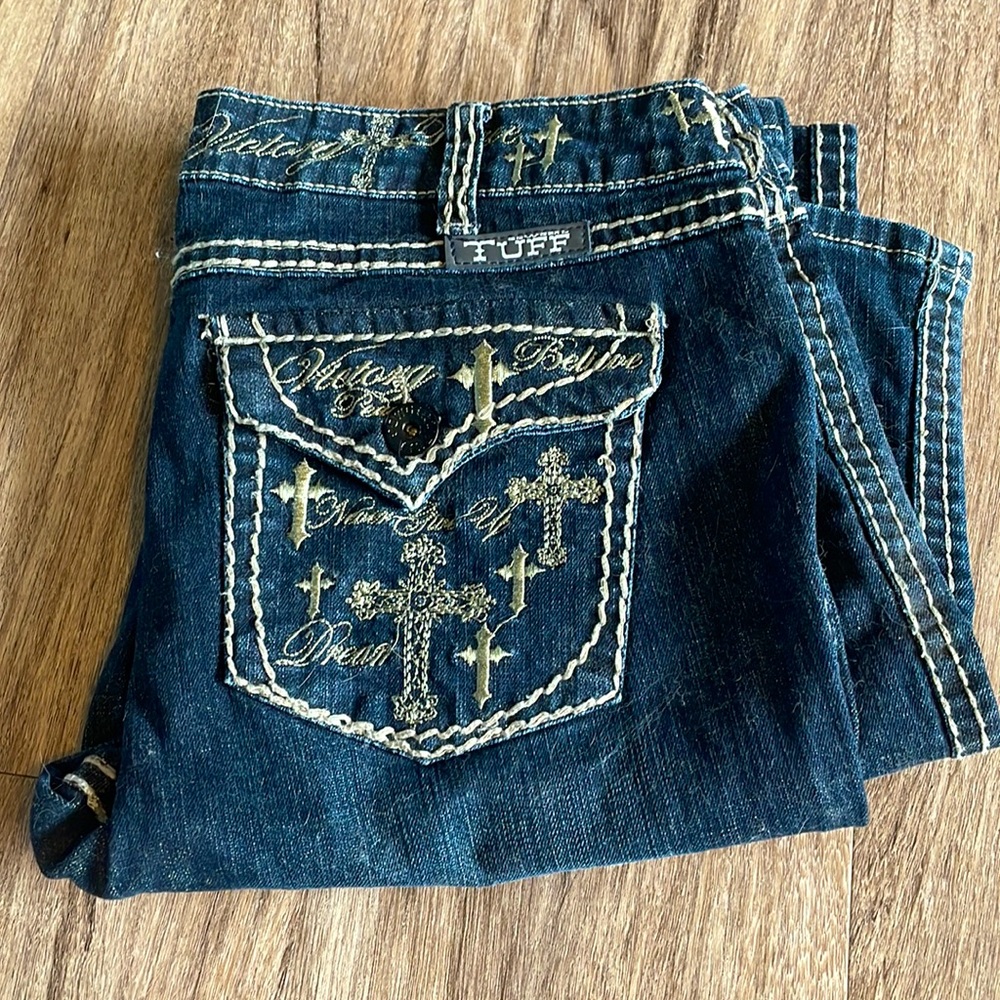 Like new Cowgirl Tuff western dark rinse jeans. 32x33